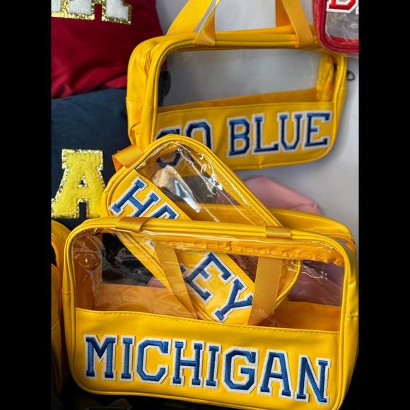 Custom Bride Makeup Bags 3 Pieces, Mrs. Personalized Cosmetic Case - Picture 6 of 9